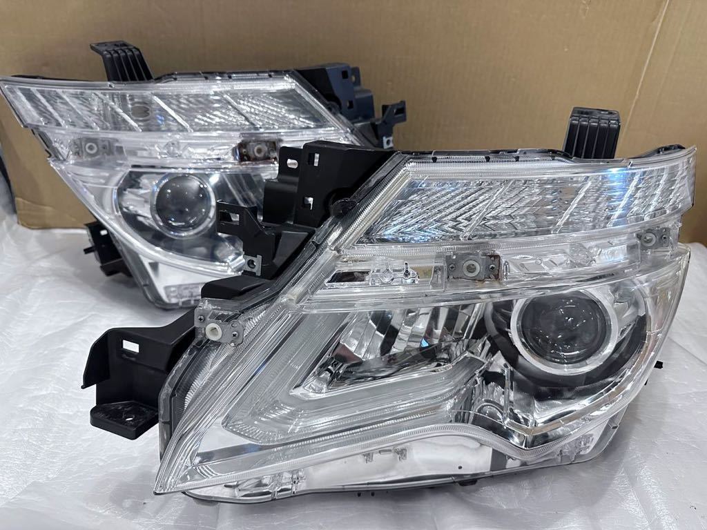美品破損なし日産純正 52 エルグランド E52 左右 ヘッドライト ヘッド