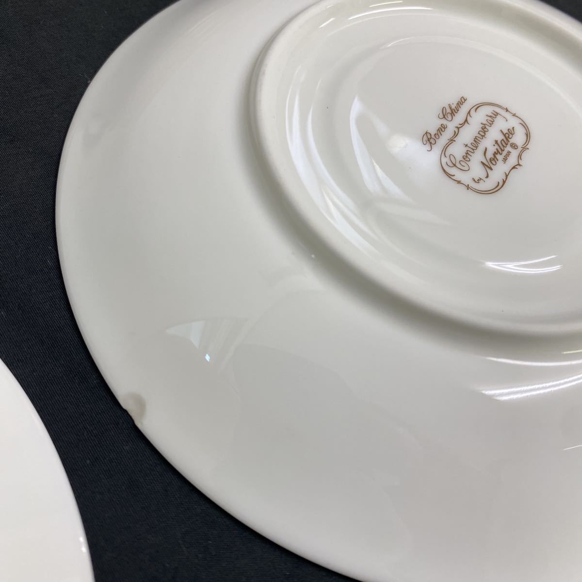 ◆中古 Noritake/ノリタケ お皿セット コンテンポラリー 白無地 金縁 グリーンライン 大皿 プレート 小皿 カップ＆ソーサー 洋食器 102-10の画像5