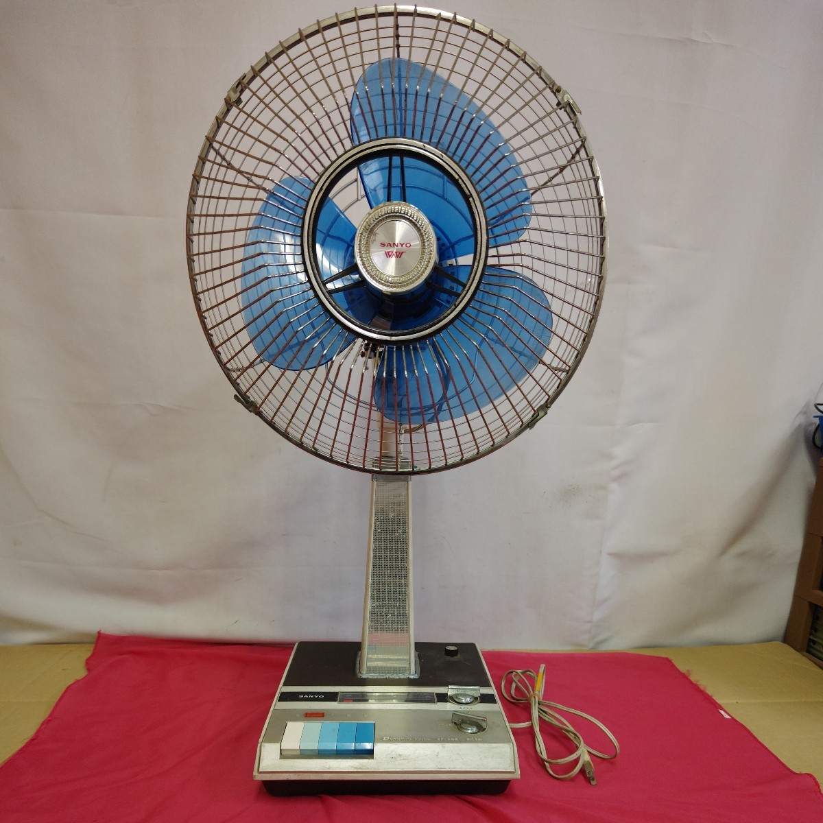 Yahoo!オークション - 【 昭和レトロ 扇風機 】ジャンク品 EF Yahoo!オークション - 【 昭和レトロ 扇風機 】ジャンク品 EF