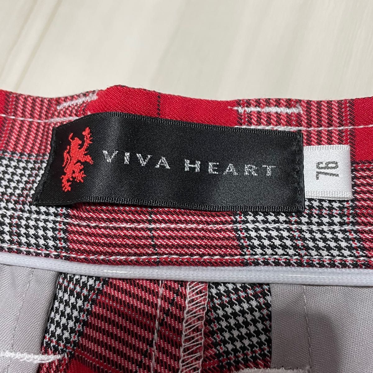 VIVA HEARTハーフパンツ。ウエスト76、新品未使用。定価17,600円。 