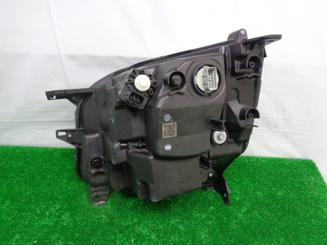 ホンダ／Ｎ ＢＯＸ　ＪＦ３　ノーマル用　右ヘッドランプ　LED　スタンレーＷ3105　No.237355【品番　33100-TTA-N01】_画像3