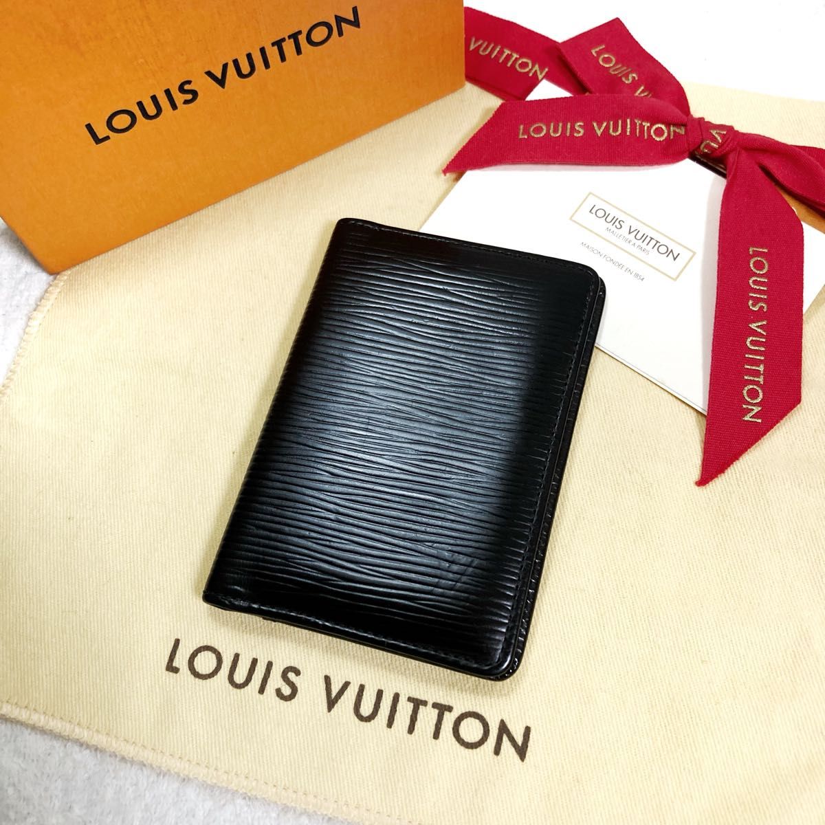美品　ルイヴィトン　エピ オーガナイザー ドゥポッシュ カードケース 名刺 LOUIS VUITTON カードケース