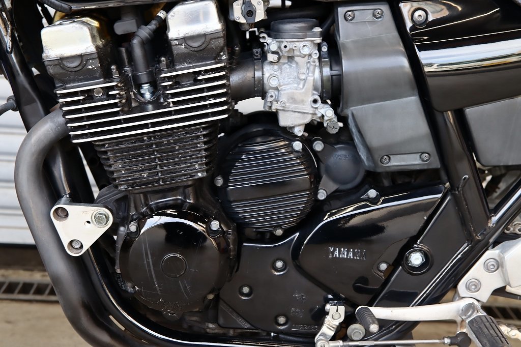 xjr400r rh02j 純正タンク ストロボカラー の最新トレンド