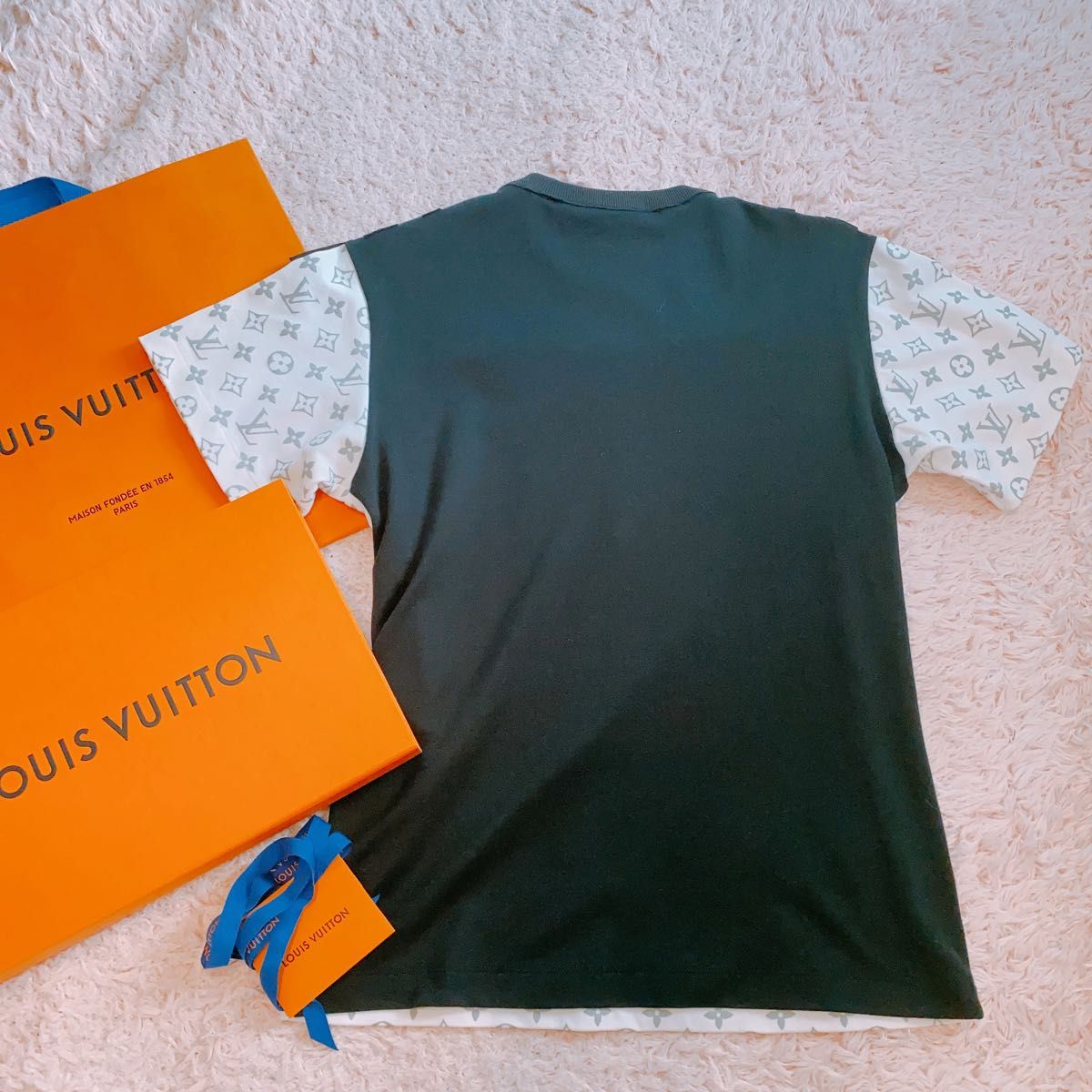 ルイ・ヴィトン(LOUIS VUITTON) モノグラム Tシャツ Sサイズ ルイ・ヴィトン(LOUIS VUITTON) モノグラム Tシャツ Sサイズ
