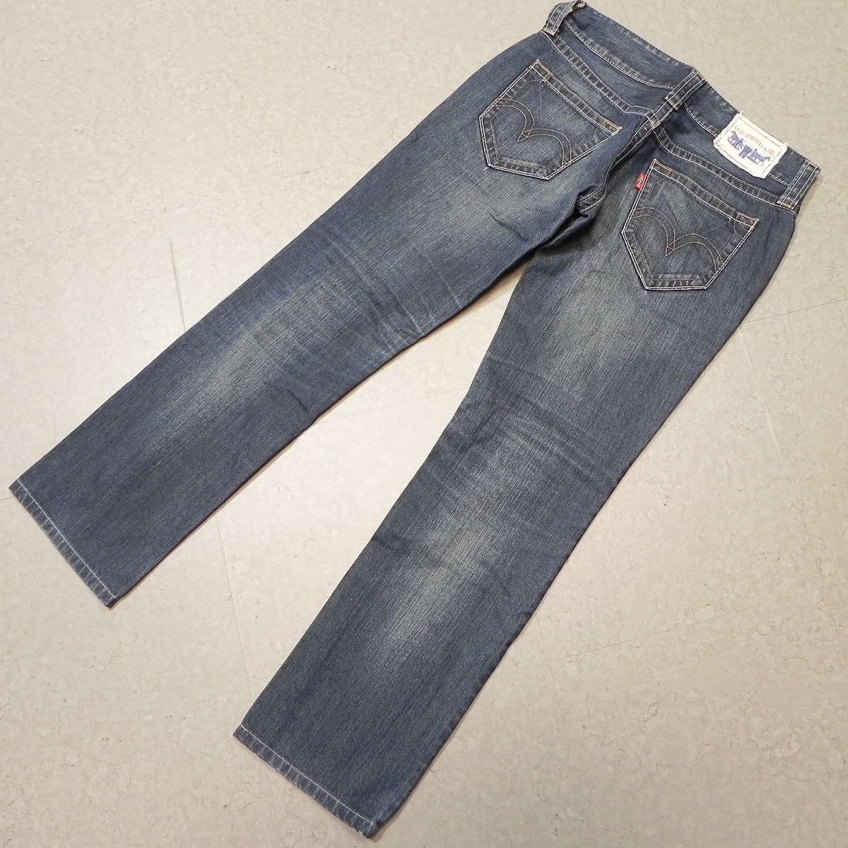 j551★ Levi's リーバイス NL922 ローライズ デニムパンツ ユーズド加工 ジーンズ インディゴ レディース 29 古着 即決 ★_画像2