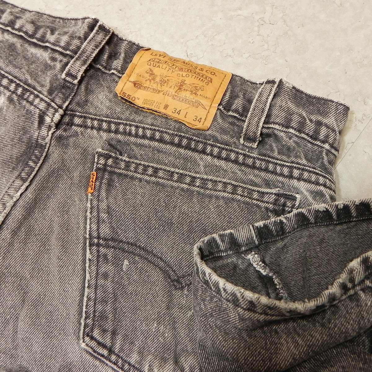 j587★ 古着 Levi's リーバイス / 550 デニムパンツ ブラックジーンズ W34 L34 リラックスフィット テーパード ブラックデニム ★_画像4