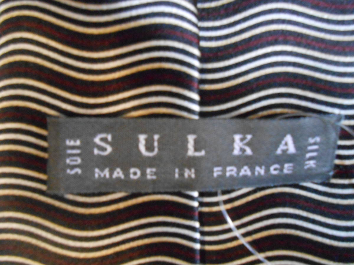 未使用（個人保管） レア品 ビンテージ 今はなき米国高級老舗 SULKA（1895年創業）フランス製 美しい豪華な波柄のタイ_画像3