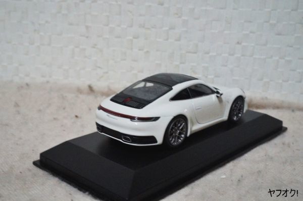 ポルシェ 911 カレラ4 1/43 ミニカー 白_画像2