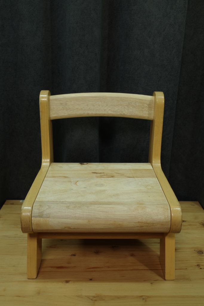 [昭和レトロ] 家具インテリア 幼児 子供用木製椅子 花台 置物台_画像1