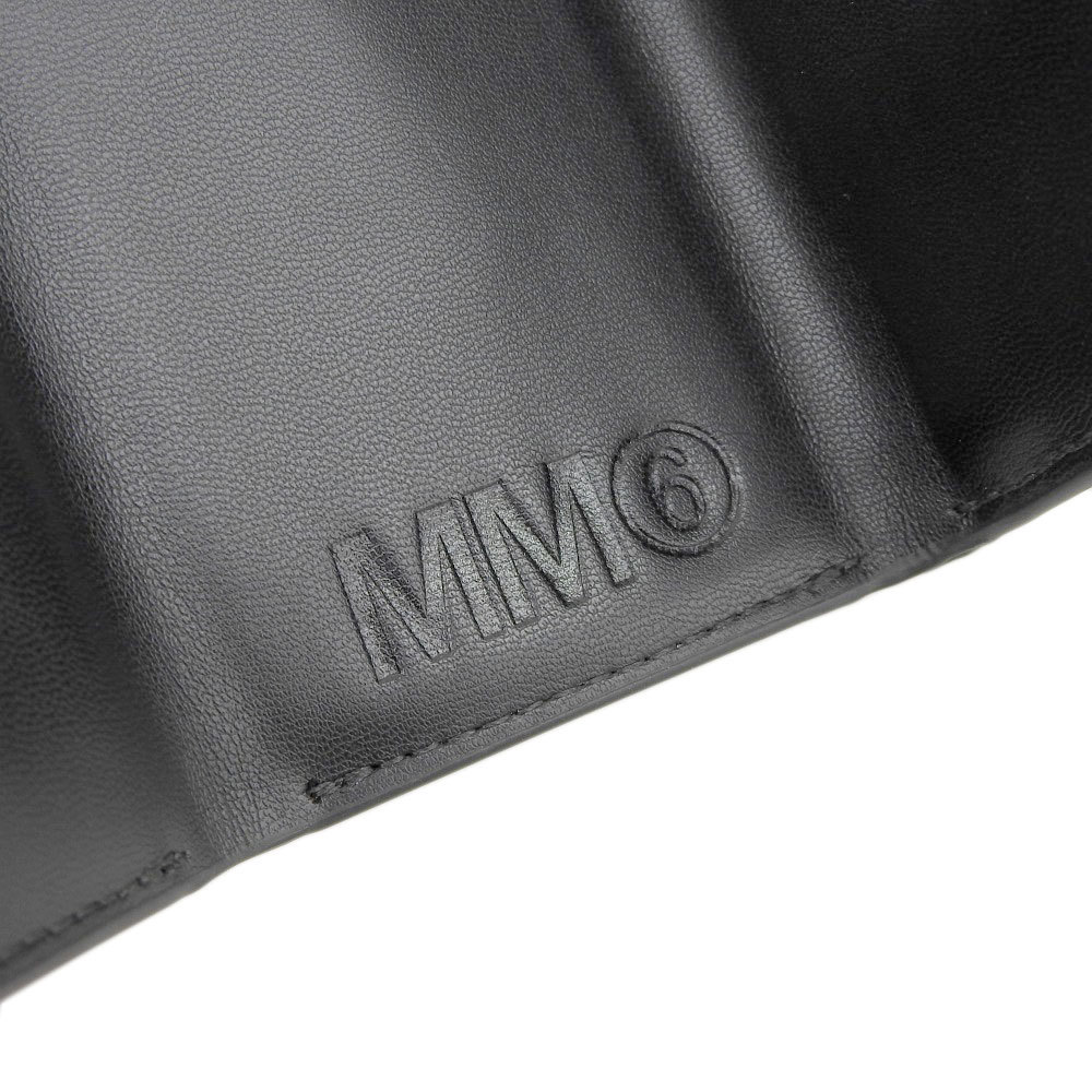 美品 メゾンマルジェラ MM6 2020年商品 S41UI0061 ロゴプリント コンパクト ウォレット 三つ折り 財布 コインケース付 黒 数回使用程度_[メゾンマルジェラ]三つ折り財布