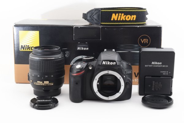 ADS1704★ 超美品 ★ ニコン Nikon D3200 + 18-55 VR キット 撮影枚数3324枚_画像1