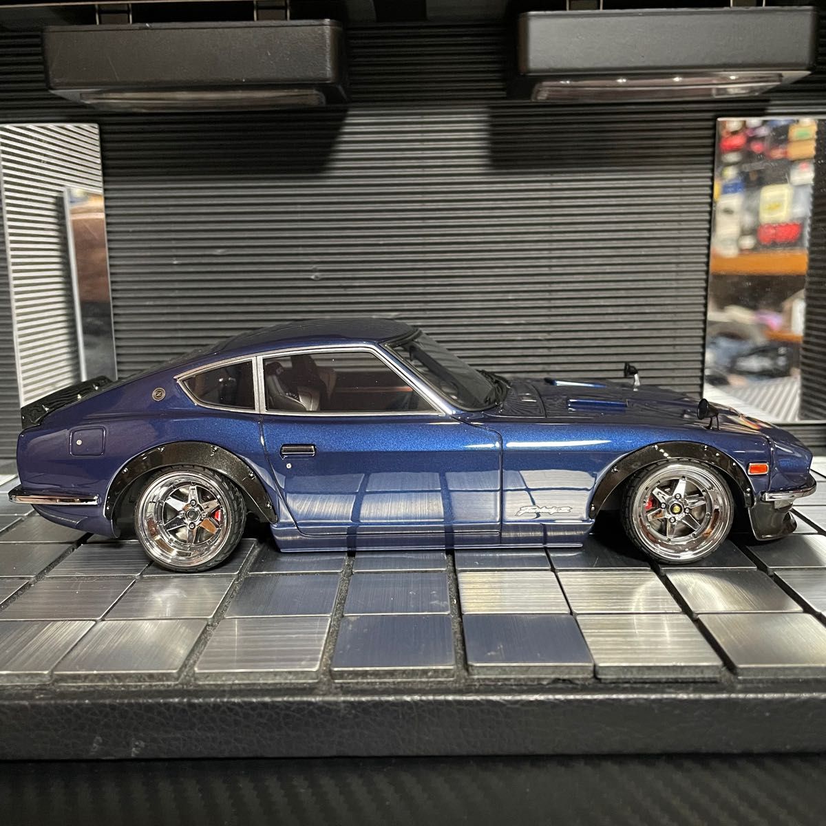イグニッションモデル 1/18 日産 フェアレディーZ(S30)カスタム イグニッションモデル 1/18 日産 フェアレディーZ(S30)カスタム