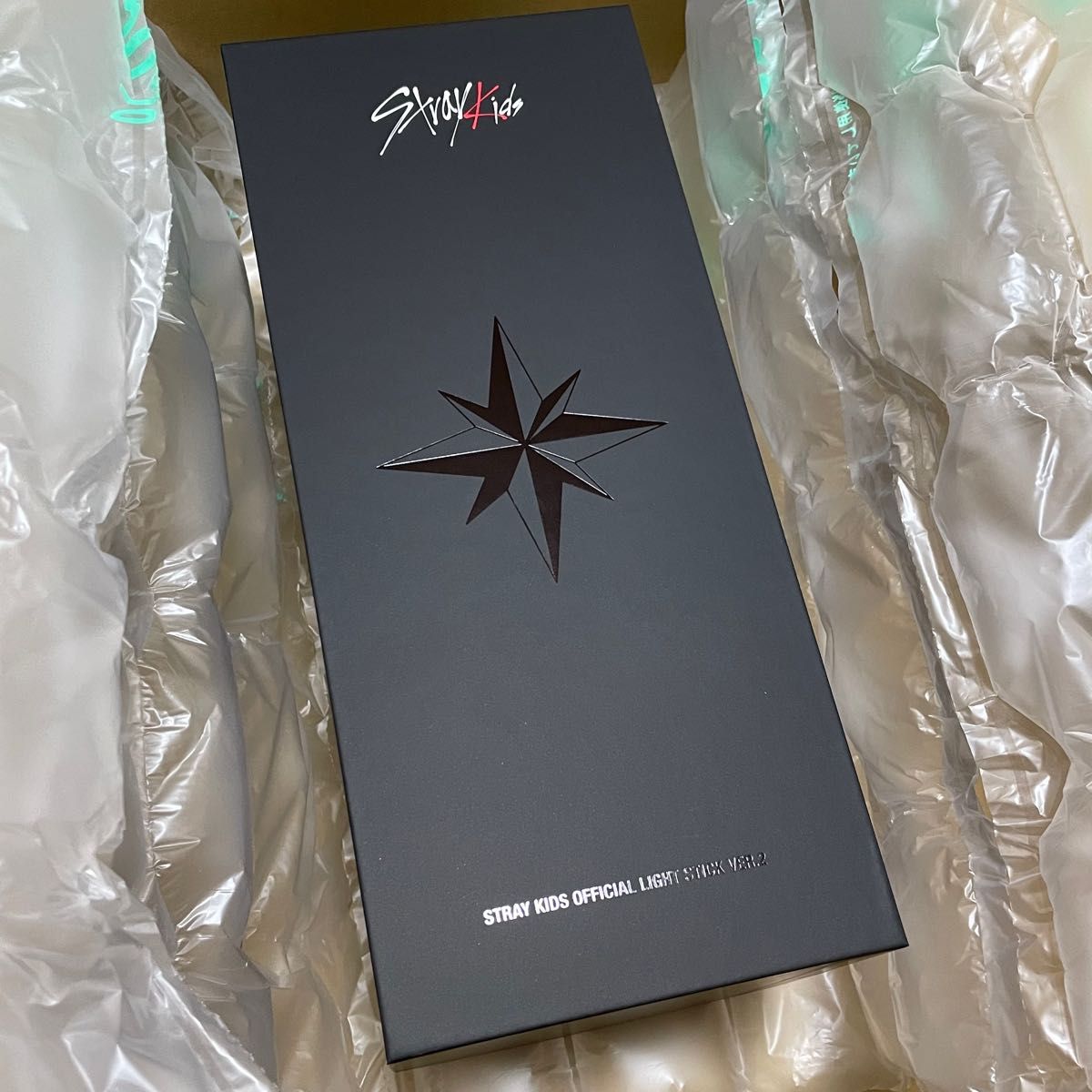 新品未開封★Stray Kids OFFICIAL LIGHT STICK VER.2 ペンライト ペンラ 最新版 スキズ