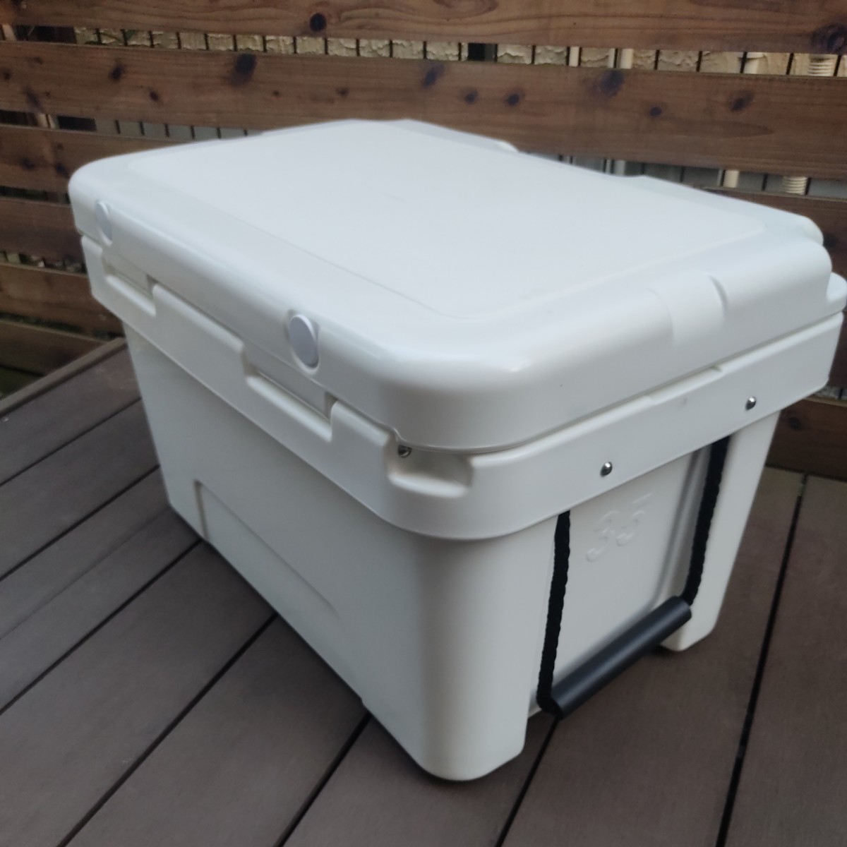  бесплатная доставка Highlander кемпинг для твердый cooler-box 35 литров белый термос ieti.