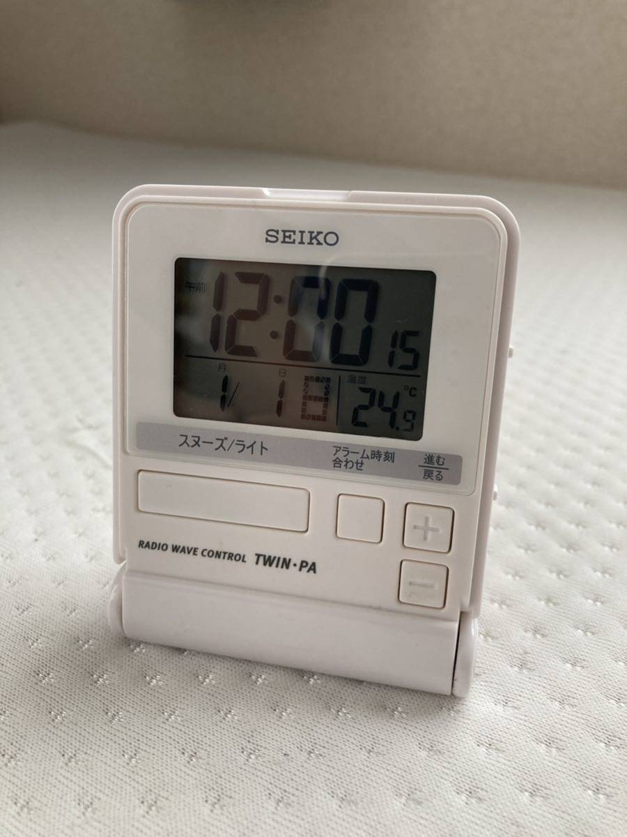 SEIKO 電波時計 目覚まし時計 TWIN-PA 【中古動作品】(目覚し時計