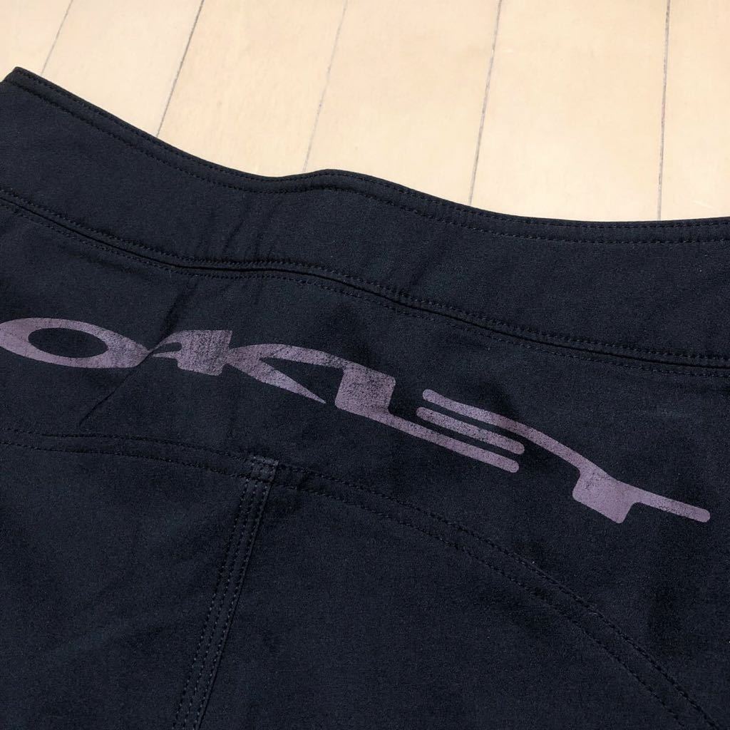 OAKLEY /オークリー /メンズ30 サーフパンツ 海水浴 サップ ウォータースポーツ ショートパンツ ハーフパンツ 黒 ロゴプリント 黒_画像6