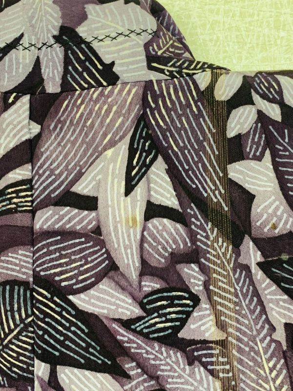 婦人　女性　小紋羽織　袷　正絹縮緬　紫色のグラデーションに草花紋様の染　羽織紐付　丈81cm　小紋や紬に　コスプレにも　保管品_シミ