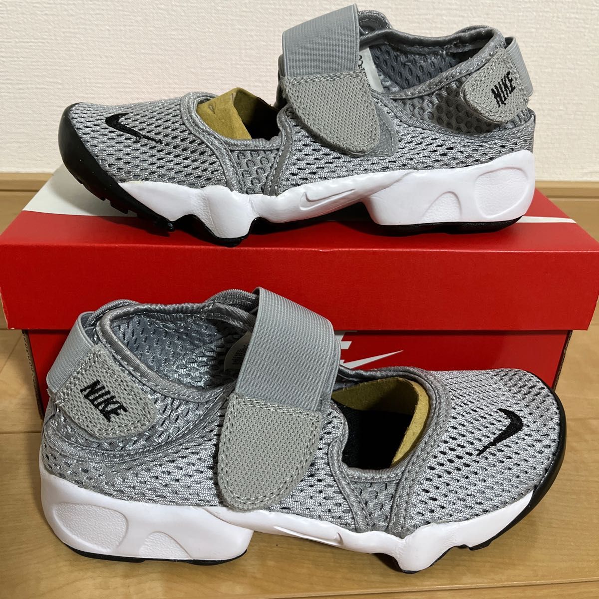 新品 23㎝ NIKE RIFT ナイキ リフト キッズ 子供用 エアリフト-