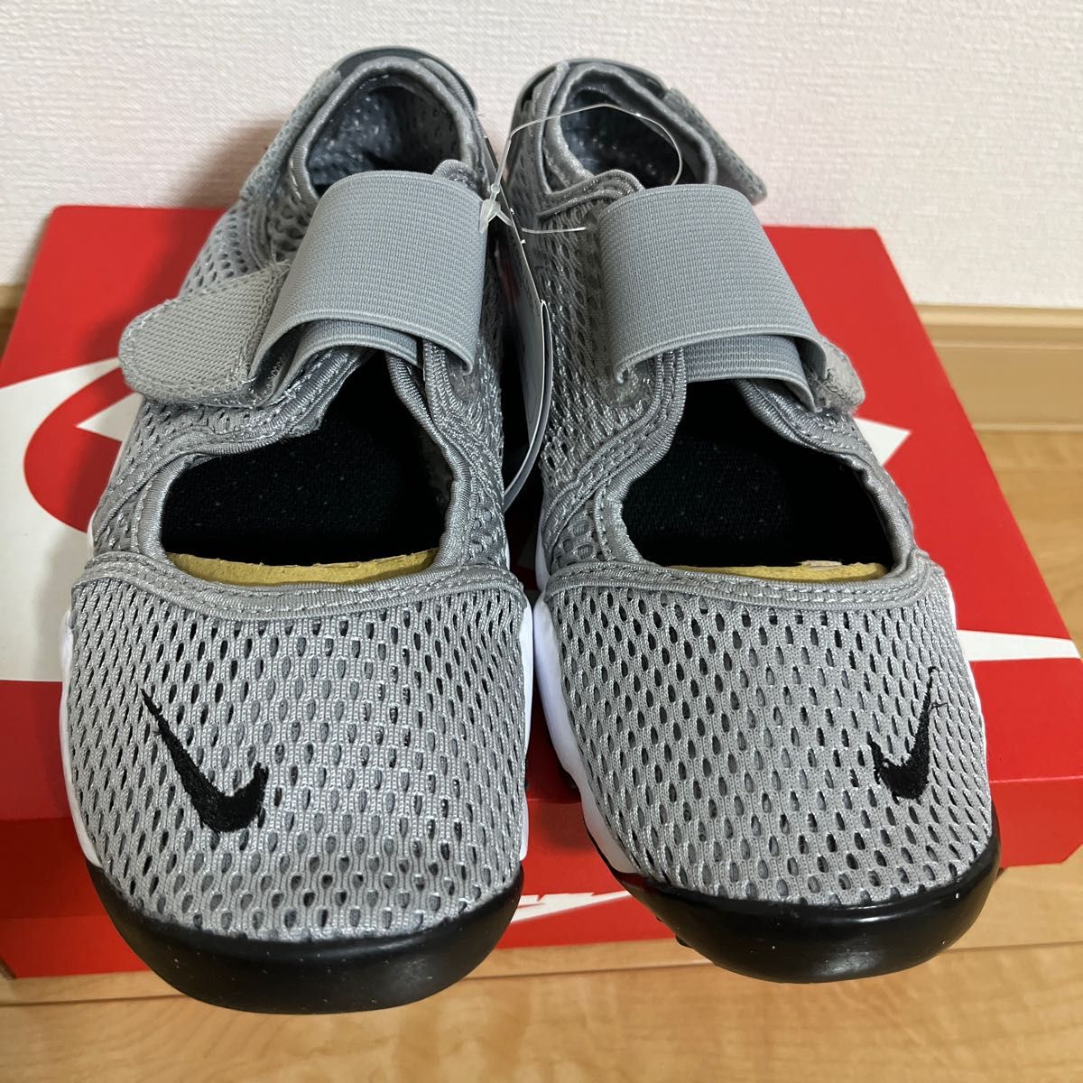 新品 23㎝ NIKE RIFT ナイキ　リフト　キッズ　子供用　エアリフト