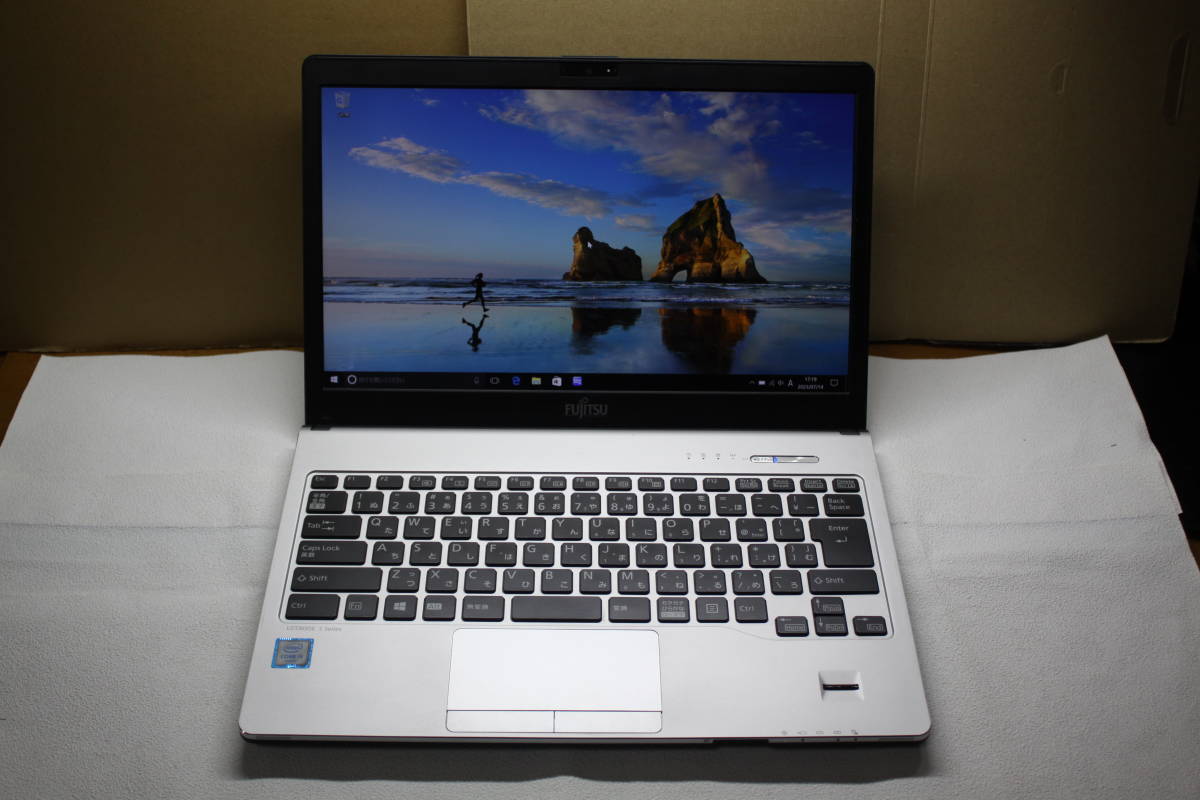 FUJITSU FMV LIFEBOOK S936/P Core i5 6300U 2.4GHｚ・メモリー8ＧＢ （DDR4）・SSD 256GB・13.3インチ NO68_画像1