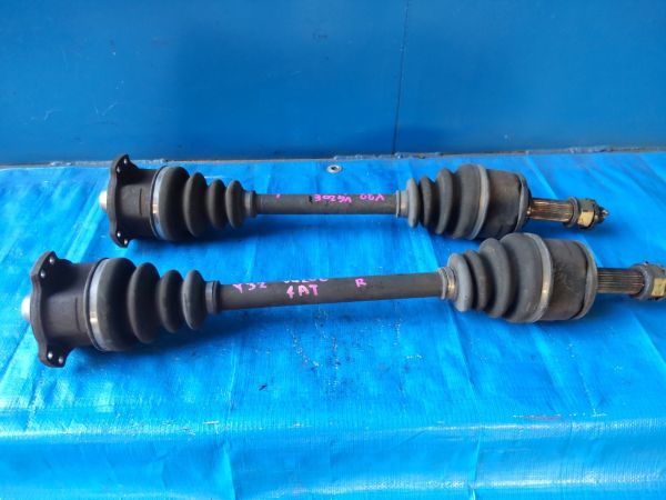 A-427 Nissan Y32 Cedric latter term original rear drive shaft left right H7 year Gloria gran turismo VG20NA Nissan old car 