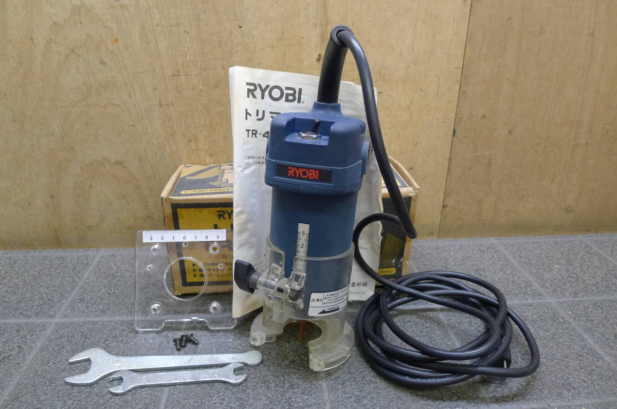 GG343 RYOBI/リョービ ★トリマ TR-40 100V 470W 5.0A 電動工具 面取り 切削 木工 加工 木材 建築 現場 大工道具 日曜大工 DIY 1997年製/80_画像1