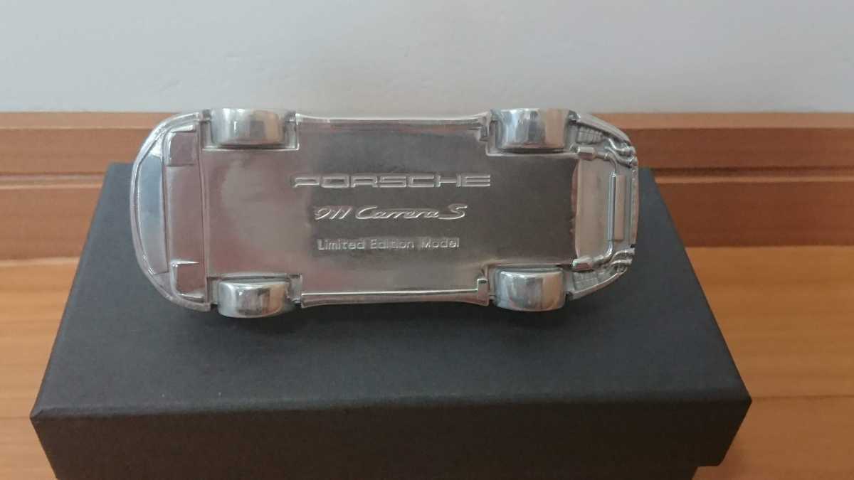  Porsche 911 Carrera S(991 previous term model ) paper weight metal car unused box attaching 