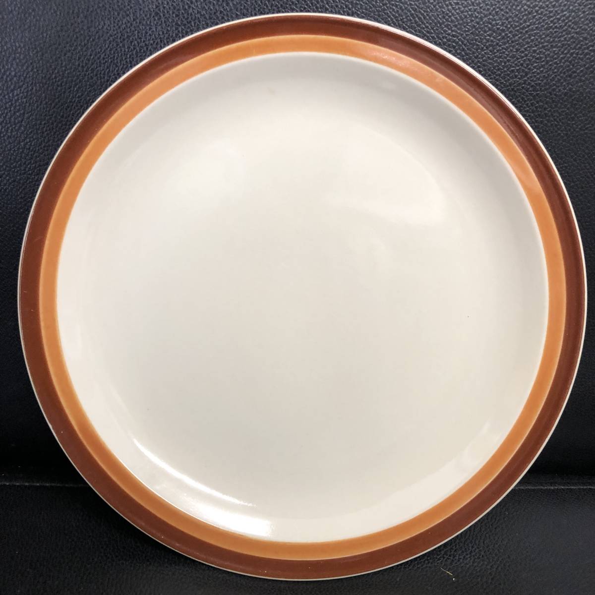 《食器》 銘無「茶とオレンジの縁 中サイズのプレート ×2枚セット」 円直径：約23.1cm・高さ：約1.8cm 中皿：2点の画像2