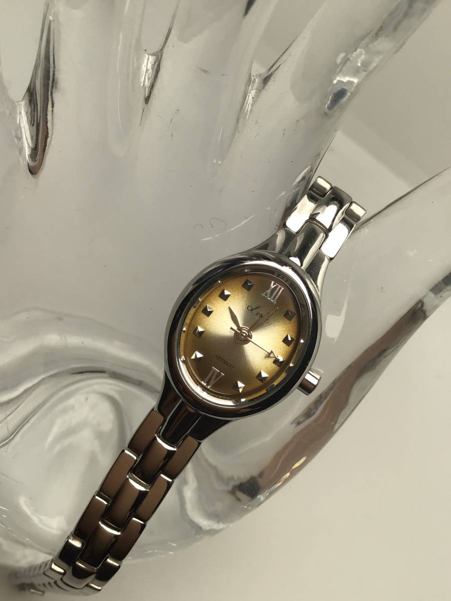 【Lexi】レキシー　レディース腕時計　中古品　稼働品　電池交換済　1-54 sh_画像1