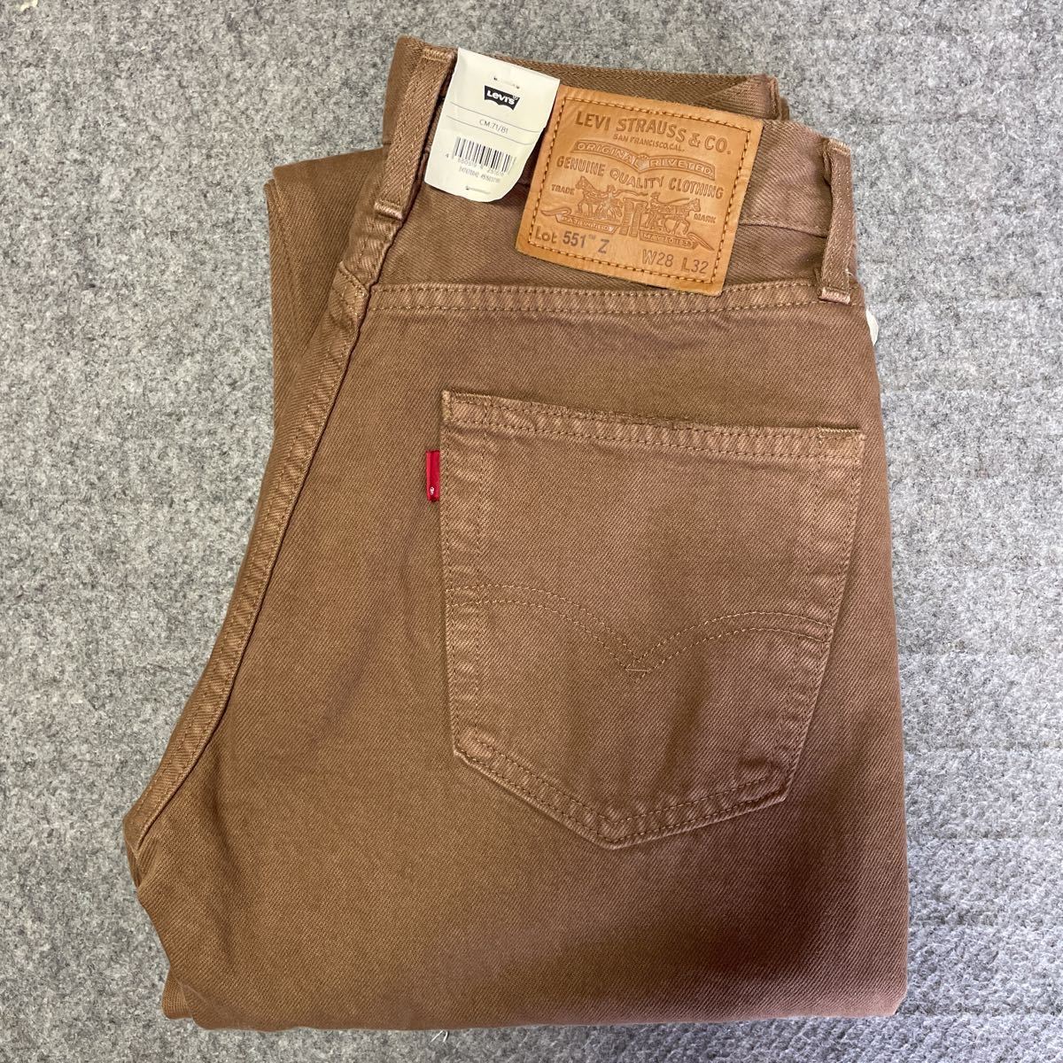 W28 新品 リーバイス 551Z ルーズストレート ブラウン W28 新品 リーバイス 551Z ルーズストレート ブラウン