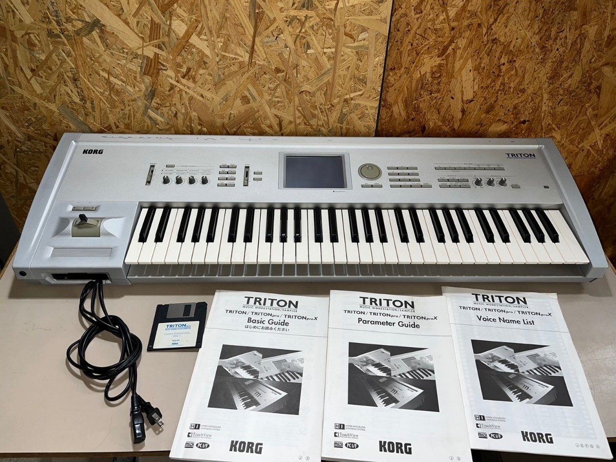 ○ KORG コルグ MUSIC WORKSTATION SAMPLER TRITON トライトン 61鍵盤