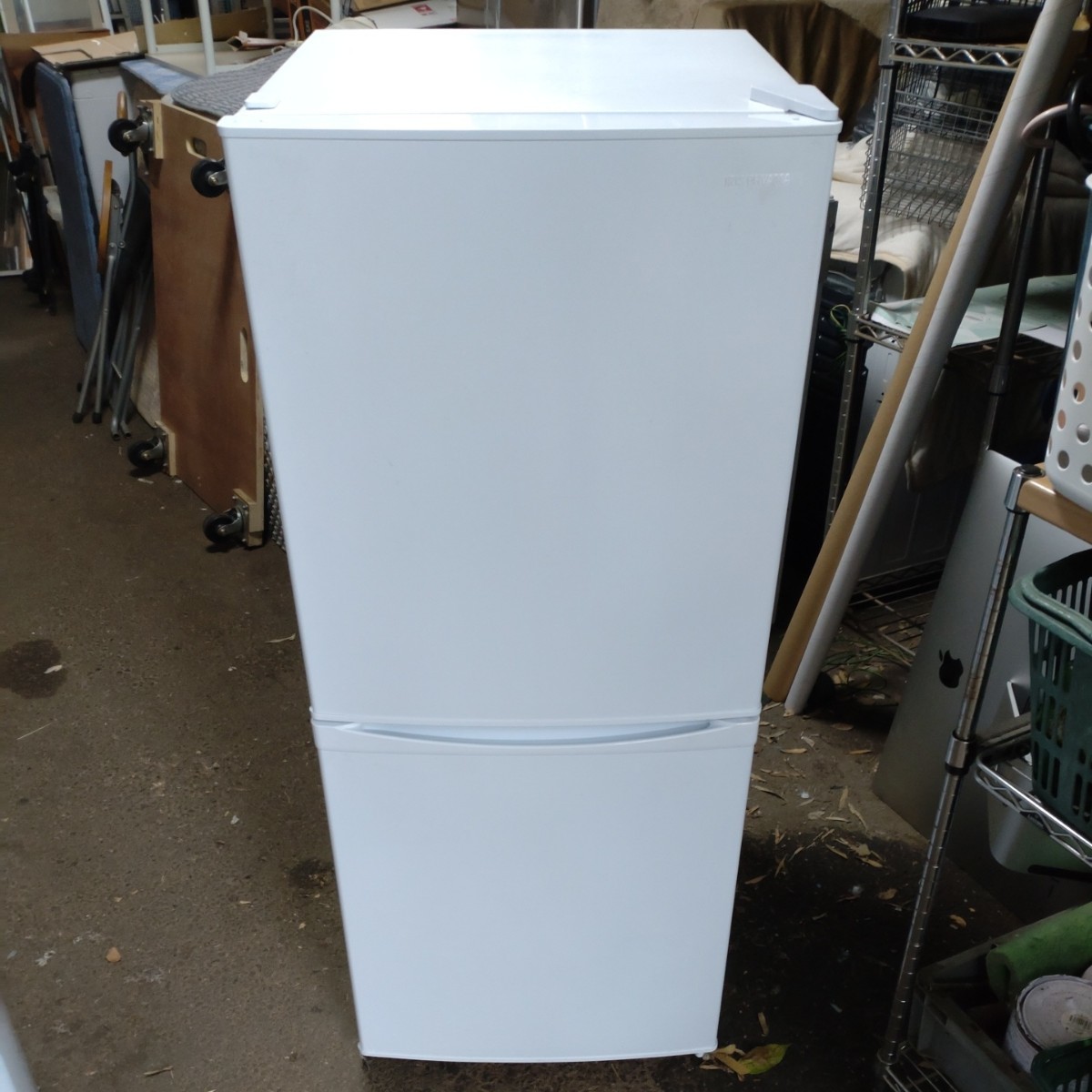【店頭渡し推奨】アイリスオーヤマ　ノンフロン冷凍冷蔵庫　2ドア冷蔵庫　IRSD-14A-W 2022年製　142L 動作品　亀裂あり　中古　現状渡し