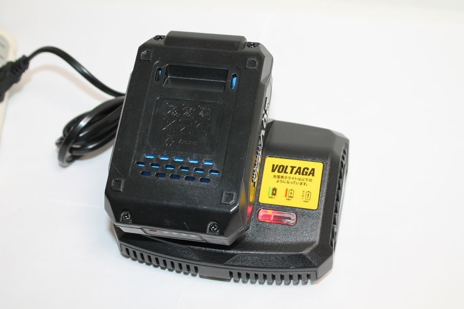 中古 動作品 VOLTAGA 充電式インパクトレンチ 3606 20V 2.0Ah 450Nmトルク コードレス プラシレス ボルタガ USED 電動工具 リサイクルマー_画像7