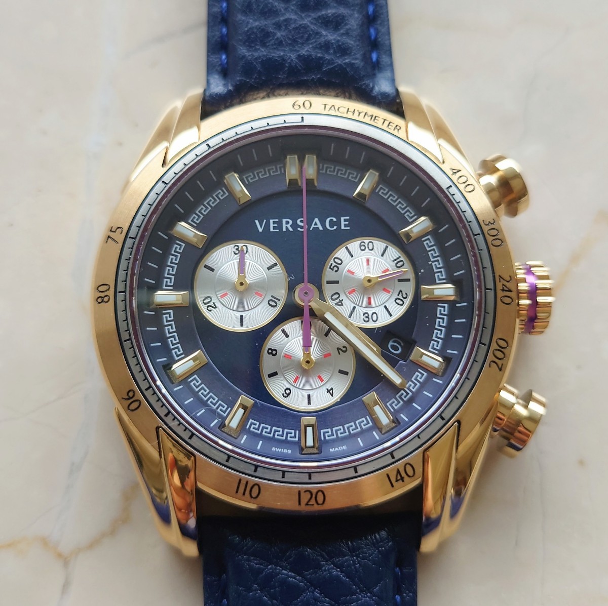 新品未使用 ヴェルサーチ 腕時計 クロノグラフ V-レイ VDB030014-