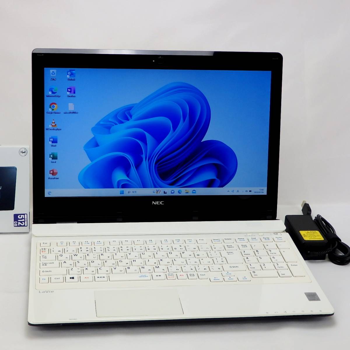 超美品】新品SSD512GB/Core i3-5005U/8GBメモリ☆LaVie GN202F/S4