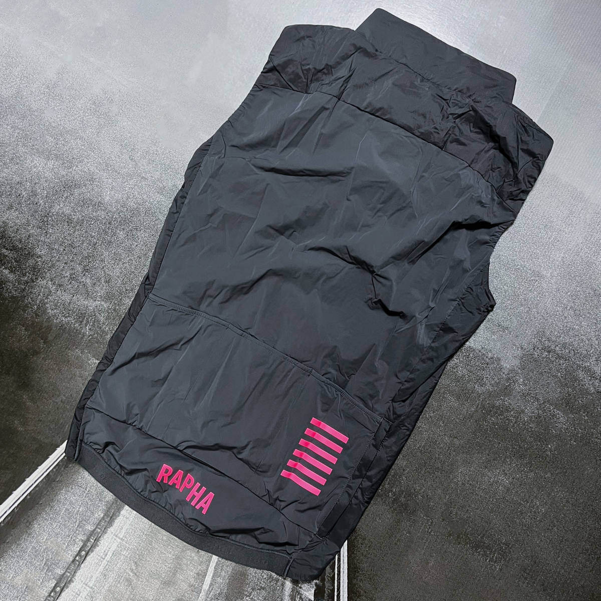 新品 Rapha Pro Team Insulated Gilet Mサイズ カーボングレー ラファ