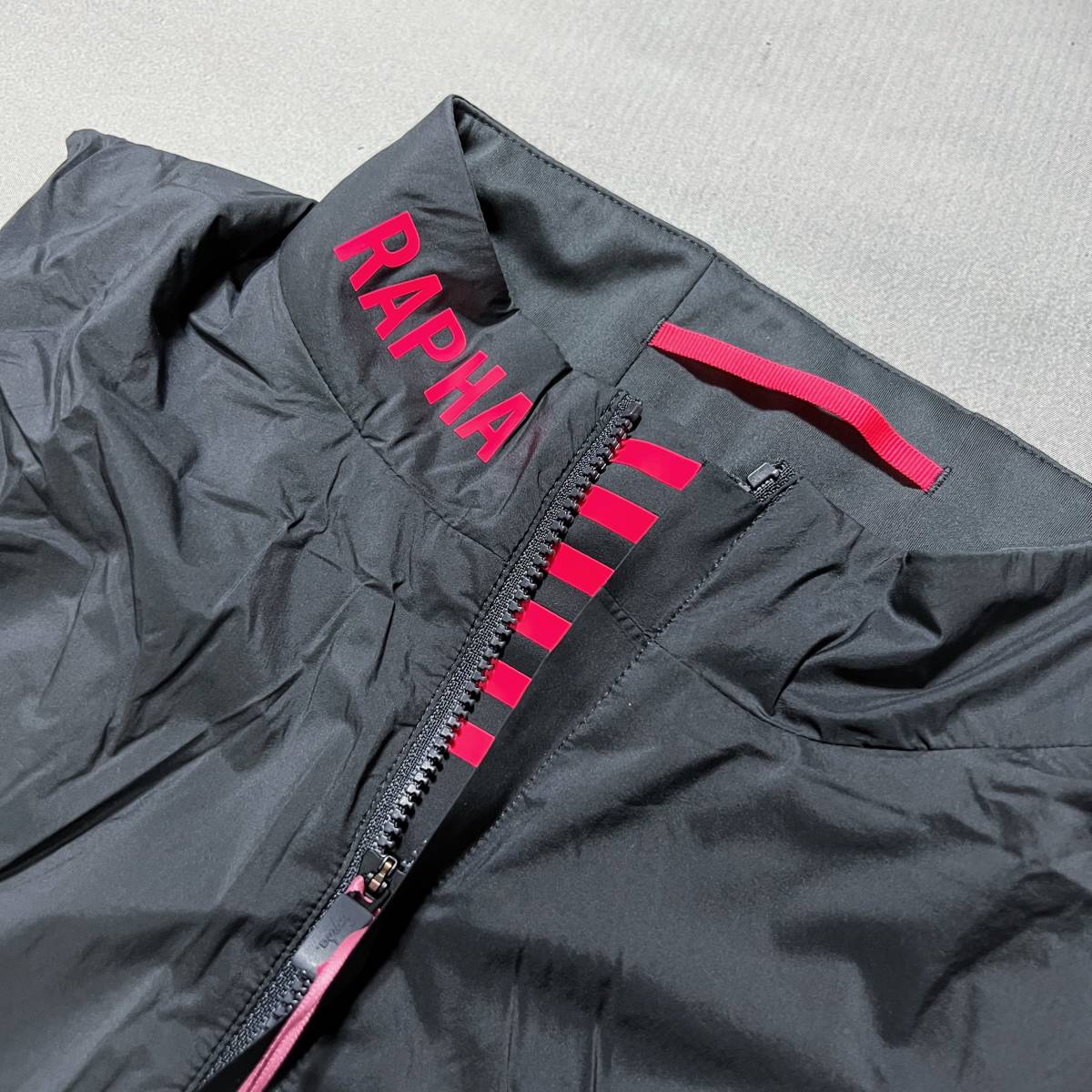 新品 Rapha Pro Team Insulated Gilet Mサイズ カーボングレー ラファ