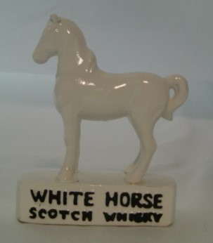 WHITE HORSE ホワイトホース スコッチウイスキー 置物 馬 オブジェ 陶器(磁器) ノベルティ★インテリア　ディスプレイ_画像1