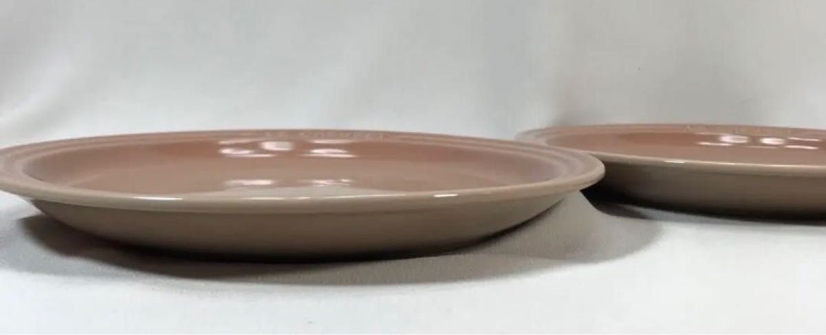 希少 廃盤カラー 未使用 ル クルーゼ ラウンドプレート 19cm 希少 廃盤カラー 未使用 ル クルーゼ ラウンドプレート 19cm