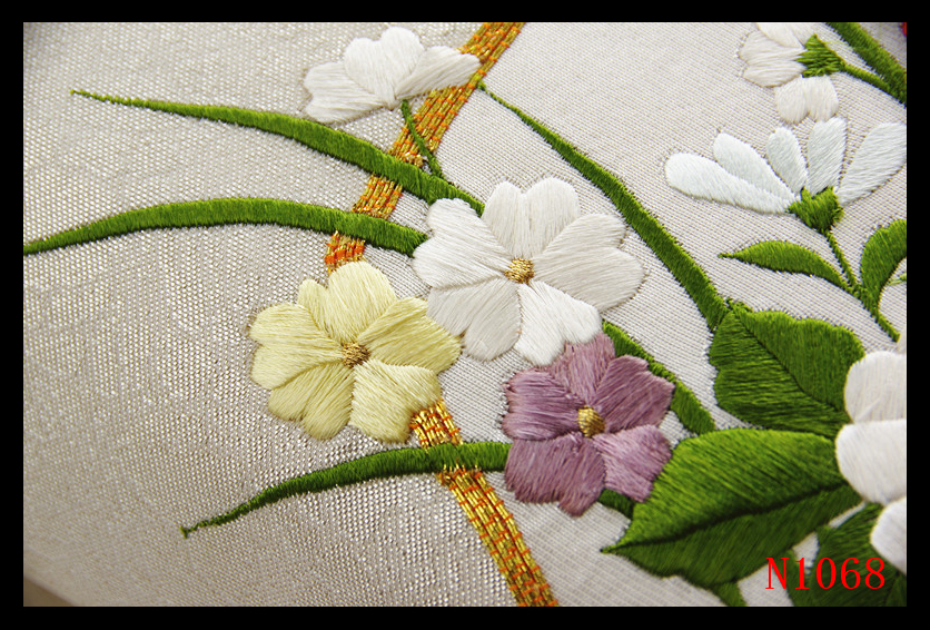 【N1068】厳選逸品　刺繍　亀甲草花紋　シルバー色　気品豊かに　正絹純金糸高級美術名古屋帯　◇検◇簪着物袋帯名古屋帯帯締め_画像8