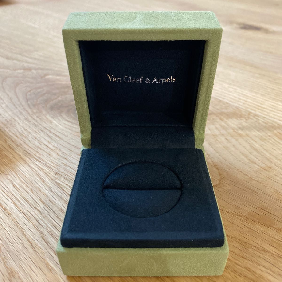 ヴァンクリーフ&アーペル 空箱 Van Cleef & Arpels|Yahoo ヴァンクリーフ&アーペル 空箱 Van Cleef & Arpels|Yahoo