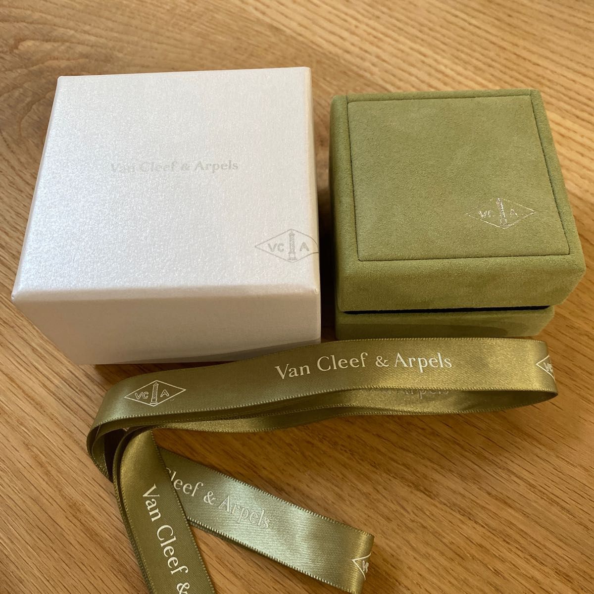 ヴァンクリーフ&アーペル 空箱 Van Cleef & Arpels|Yahoo ヴァンクリーフ&アーペル 空箱 Van Cleef & Arpels|Yahoo