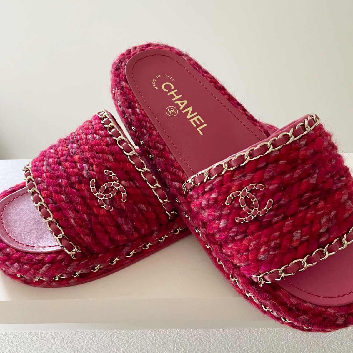 CHANEL フラットサンダル 赤 レッド ツイード 38 シャネル 22P CHANEL フラットサンダル 赤 レッド ツイード 38 シャネル 22P