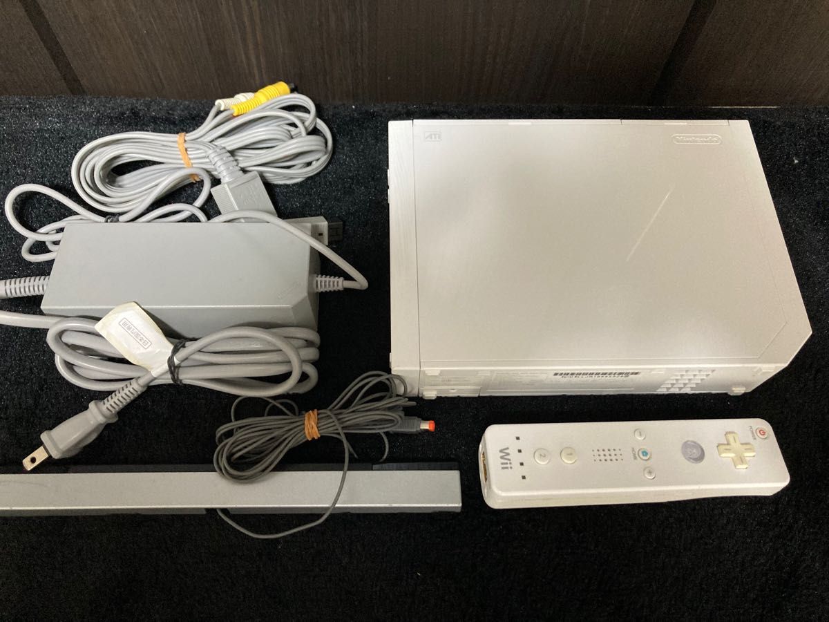 任天堂Wii Wii本体セット シロ 到着後すぐに遊べるセット商品 ① 任天堂Wii Wii本体セット シロ 到着後すぐに遊べるセット商品 ①