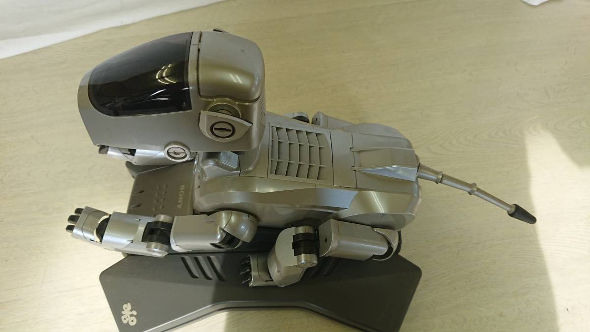 初代AIBO アイボ Model No ERS-111と ERF-511の中古品となります。 初代AIBO アイボ Model No ERS-111と ERF-511の中古品となります。