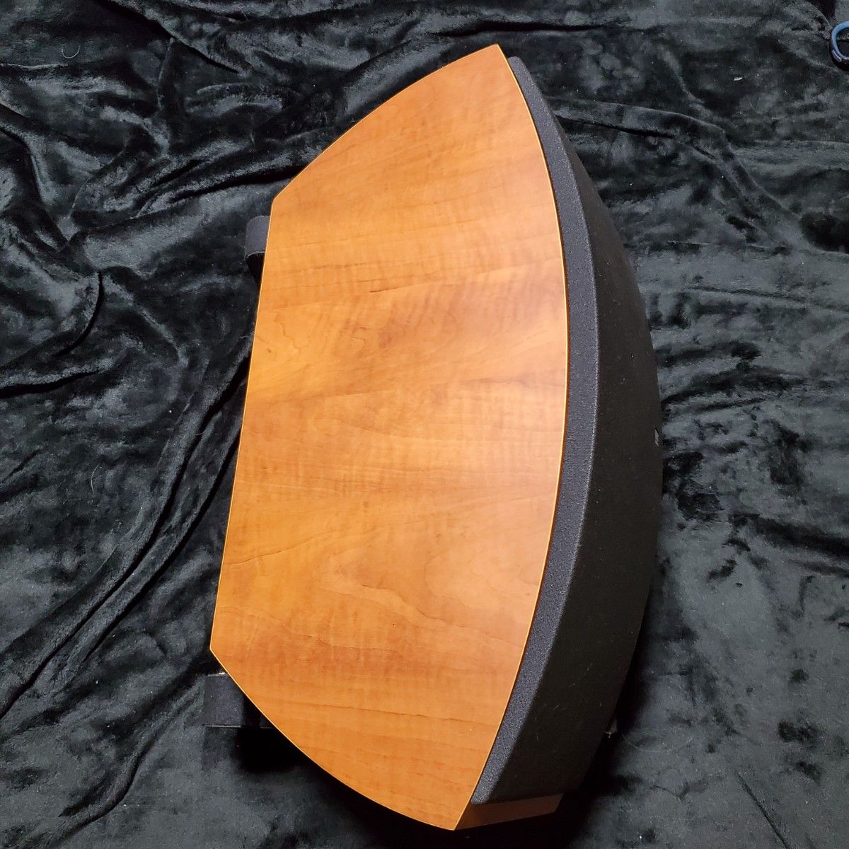 【美品】KEFaudio iQ6c センタースピーカー 台付き 美品