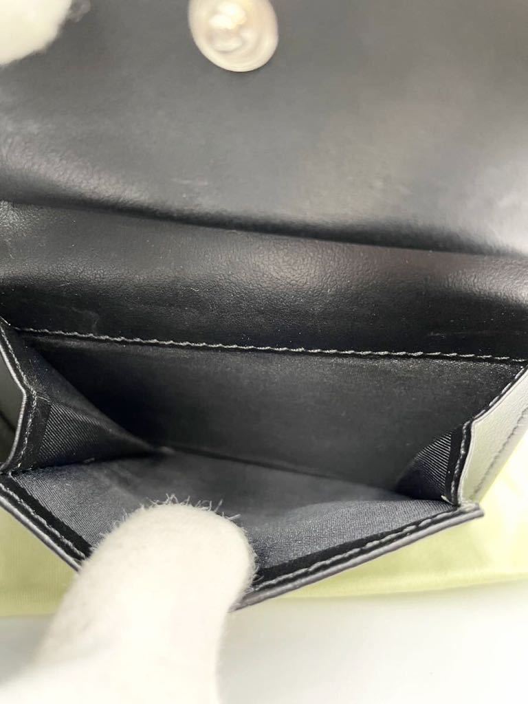 極美品　バーバリー　二つ折り財布　ブラック　小銭入れ付き　メンズ　レディース　コインケース　カードケース