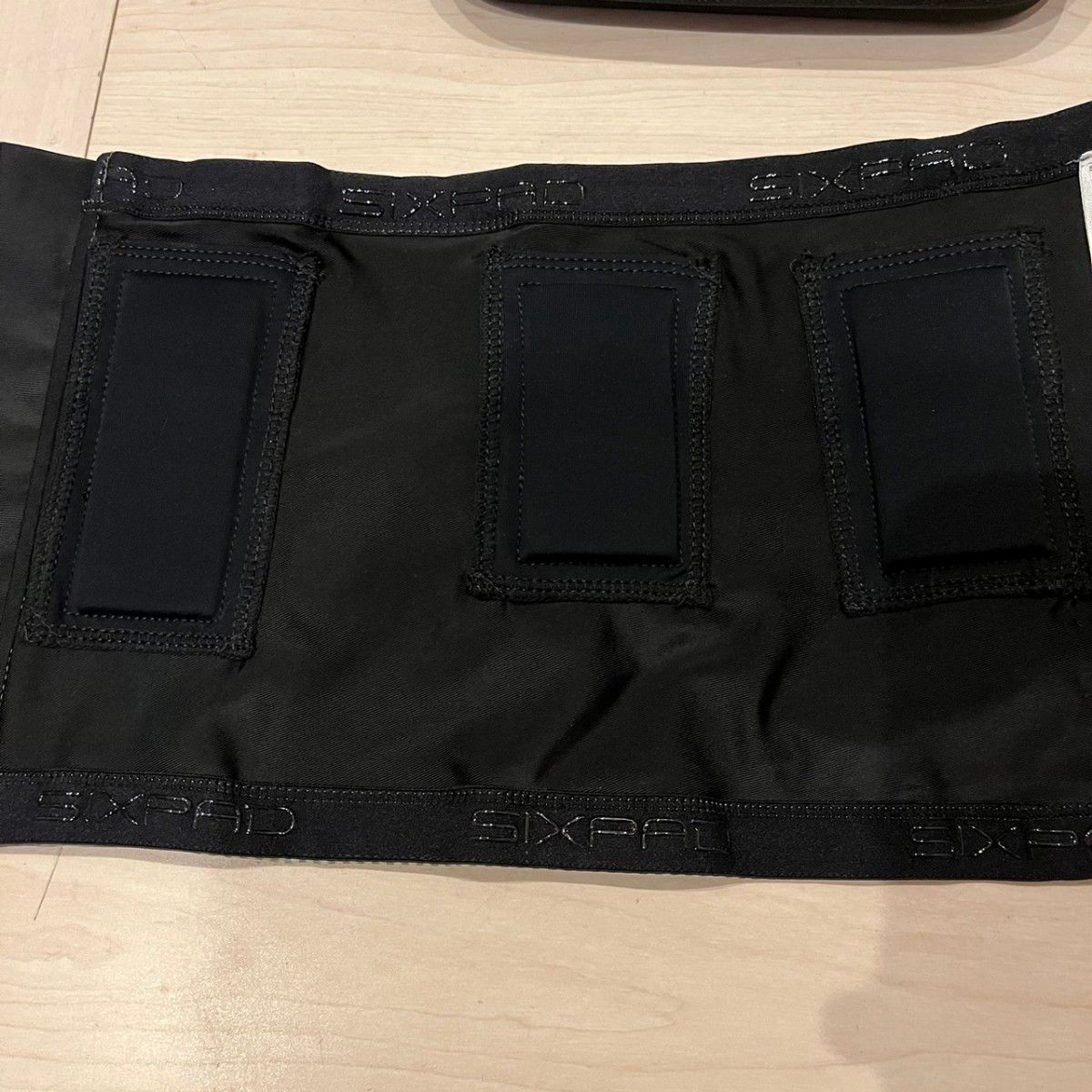 新品 未使用 パワースーツ コアベルト Mサイズ SIXPAD シックスパッド