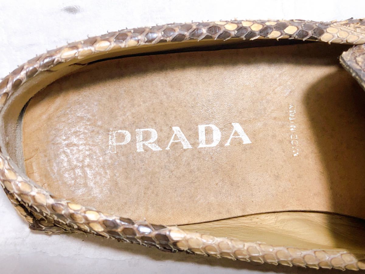 貴重!!【美品】PRADA プラダ 最高級 リアルパイソンレザー 蛇革 ローファー スリッポン ドライビングシューズ UK6（約24.5cm）メンズ_画像9