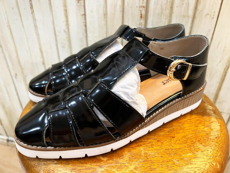 Yahoo!オークション - R39 新品同様 nouer/ヌエール クッション Yahoo!オークション - R39 新品同様 nouer/ヌエール クッション